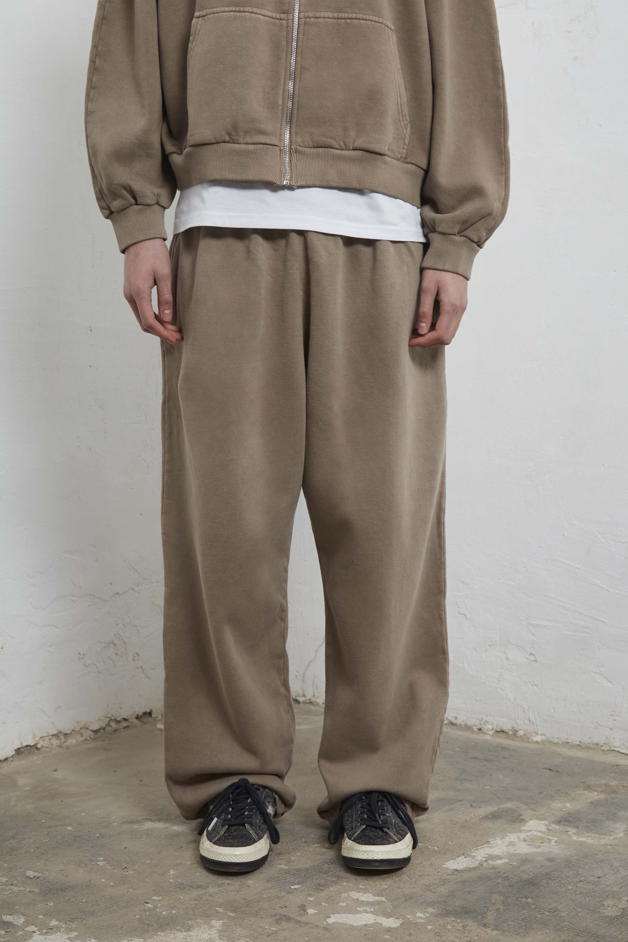 SSSTUFFF Mini Logo Sweatpants - Taupe