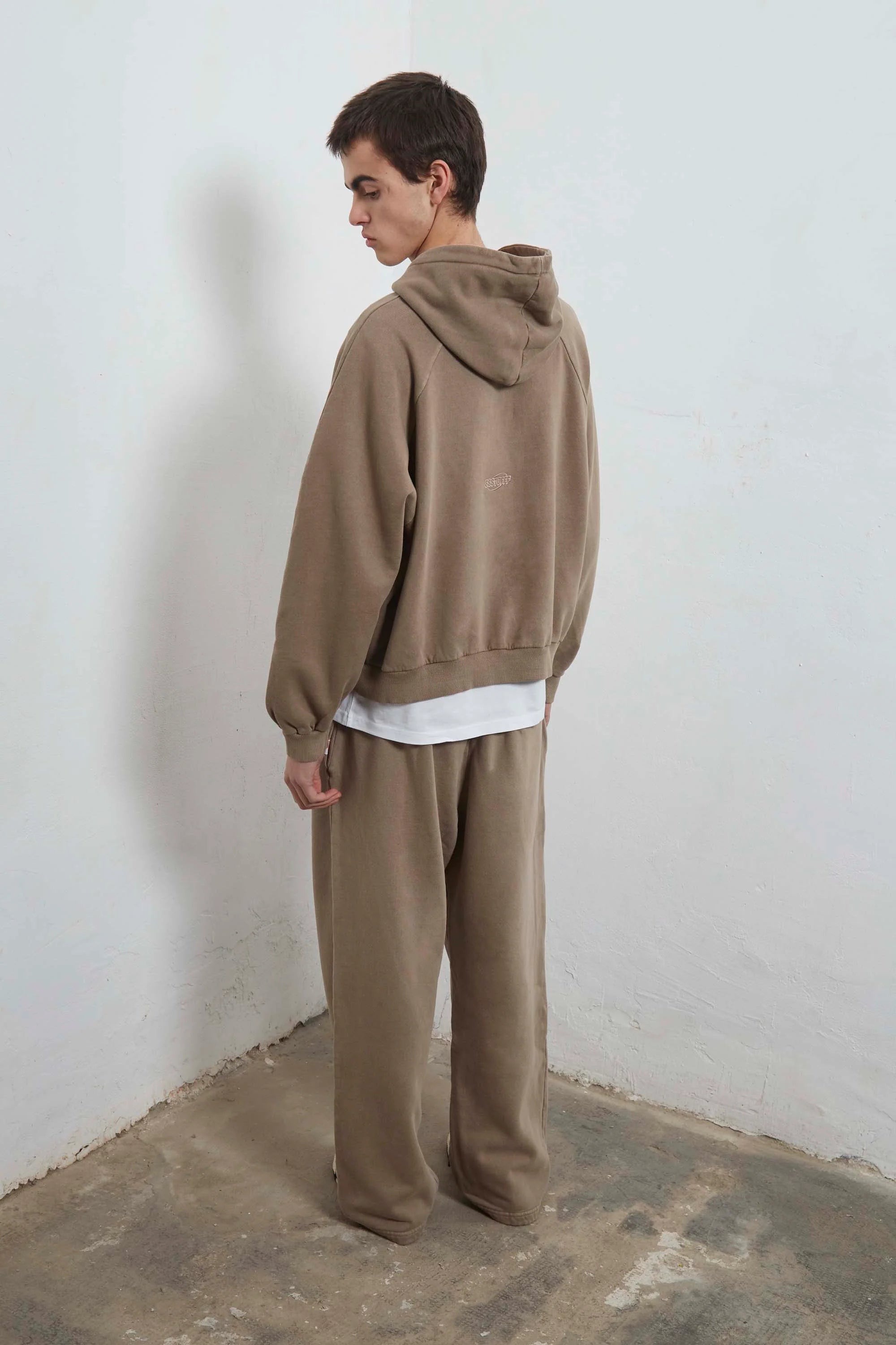 SSSTUFFF Mini Logo Sweatpants - Taupe
